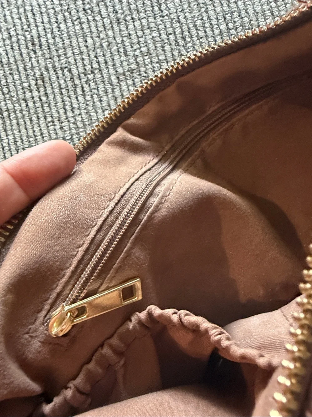 Vince Camuto Brown Velvet Textured Cosmetic Case Beaded Tassel Inside Zip Pocket